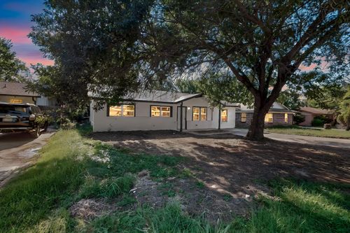 385 Crusader Dr, Dallas, TX, 75217-7481 | Card Image