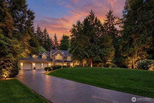 14214 216th Ave Ne, Woodinville, WA, 98077-5810 | Card Image