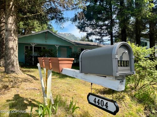 4404 Cloverdale St, Juneau, AK, 99801-9222 | Card Image