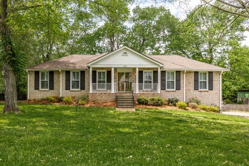 1525 Lipscomb Dr, Brentwood, TN, 37027-7032 | Card Image