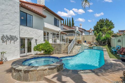 821 Inspiration Ln, Escondido, CA, 92025-7938 | Card Image