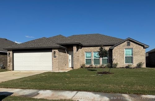 205 S 26th St, Collinsville, OK, 74021 | Card Image