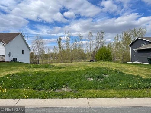 1555 9th Avenue, Hutchinson, MN, 55350 | Card Image