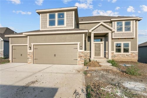 11034 N Corrington Ave, Kansas City, MO, 64156-7713 | Card Image