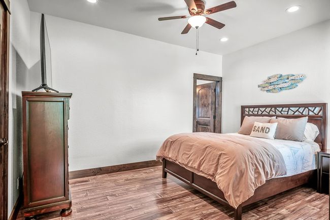APT-16 - 247 W Roberts Ave, Condo with 3 bedrooms, 4 bathrooms and 4 parking in Port Aransas TX | Image 21