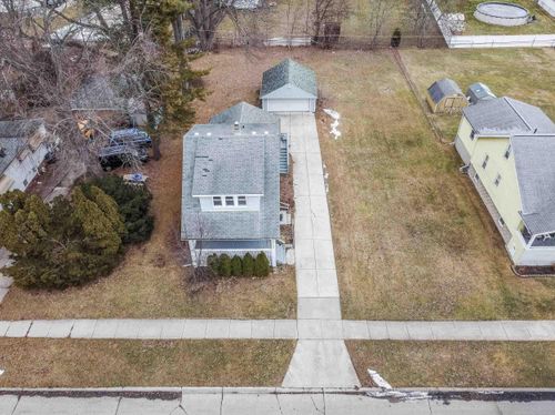 23725 Elmira St, Saint Clair Shores, MI, 48082-1125 | Card Image