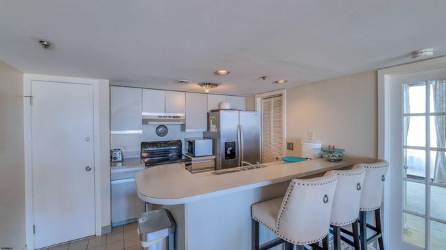 3851 Boardwalk, Condo with 2 bedrooms, 2 bathrooms and null parking in Atlantic City NJ | Image 10