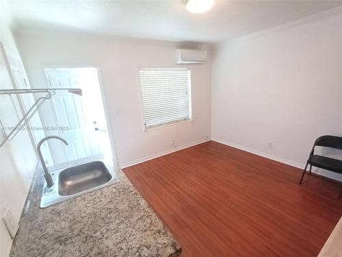 b-919 N 19th Ave, Hollywood, FL, 33020-3527 | Card Image
