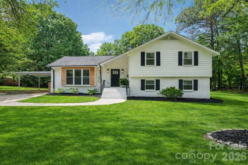 5300 Cheval Pl, Charlotte, NC, 28205-4938 | Card Image