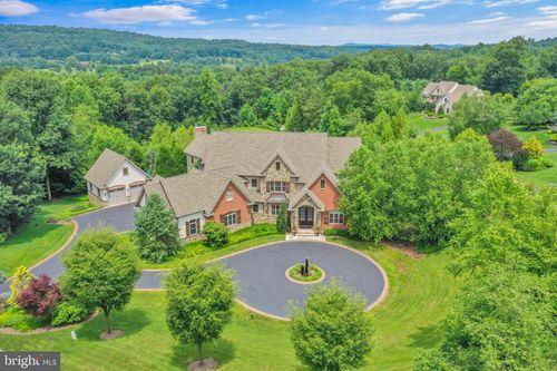 32 Stonehill Dr, MOHNTON, PA, 19540-8153 | Card Image