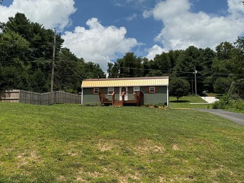 151 Rolling Hills Dr, Marion, VA, 24354-6669 | Card Image