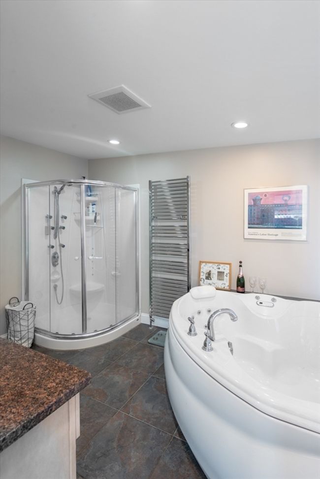 APT-3 - 74 E Main St, House other with 3 bedrooms, 3 bathrooms and 4 parking in Gloucester MA | Image 21