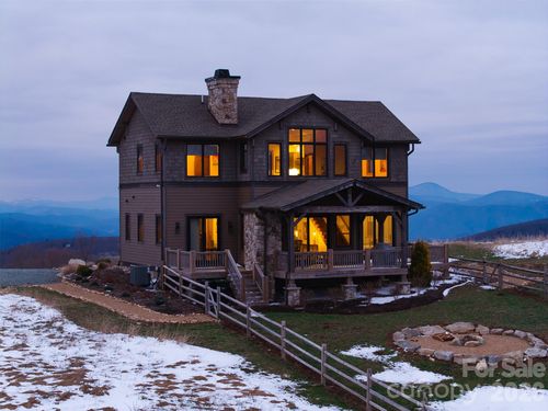 352 Great Sky Dr, Banner Elk, NC, 28604 | Card Image