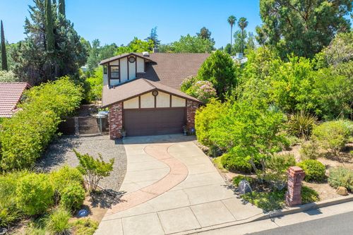 2173 Oak Ridge Dr, Redding, CA, 96001-2442 | Card Image