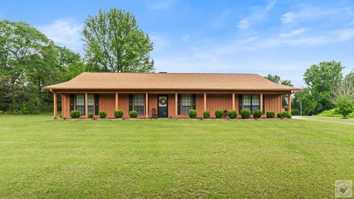 3211 Country Club Ln, Hope, AR, 71801-8611 | Card Image