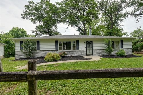 8527 Garfield Ave, Kansas City, MO, 64132-2660 | Card Image