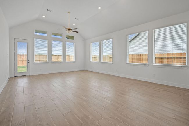 209 Black Cypress Trail, House other with 4 bedrooms, 3 bathrooms and 2 parking in Hockley TX | Image 6