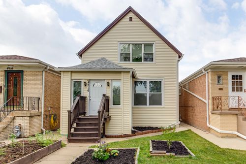 4716 W Hutchinson St, Chicago, IL, 60641-1607 | Card Image