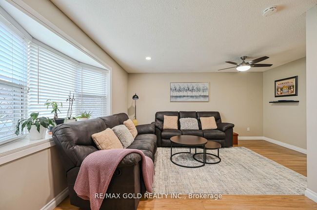 10 Cupola Crt, House attached with 4 bedrooms, 2 bathrooms and 4 parking in Brampton ON | Image 9
