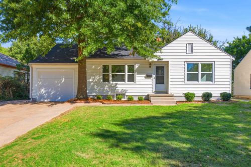 1044 N Old Manor Rd, Wichita, KS, 67208 | Card Image