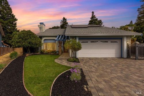 813 Campas Ct, Benicia, CA, 94510-3666 | Card Image