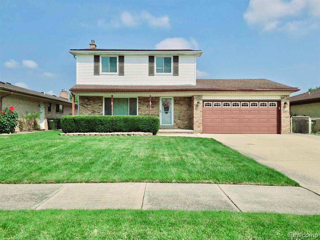 Donna Dr, Sterling Heights, MI 48310