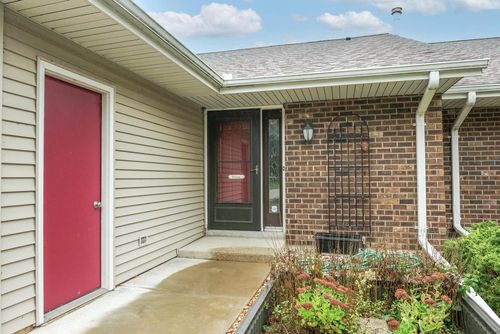 12-N49W36150 Nottingham Lane, Oconomowoc, WI, 53066 | Card Image