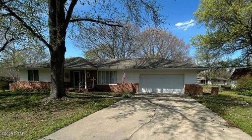 403 Fireside Dr, Arma, KS, 66712-4012 | Card Image