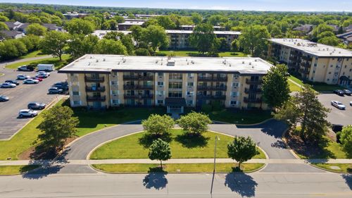496-2218 S Goebbert Rd, Arlington Heights, IL, 60005-4252 | Card Image