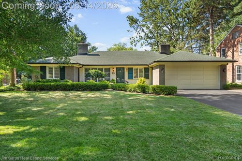 29 Hampton Rd, Grosse Pointe Shores, MI, 48236-1316 | Card Image