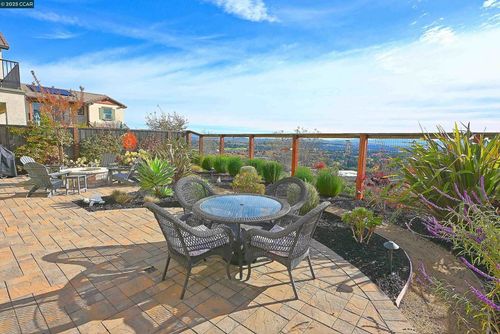 528 Caprio Ct, San Ramon, CA, 94583-3002 | Card Image