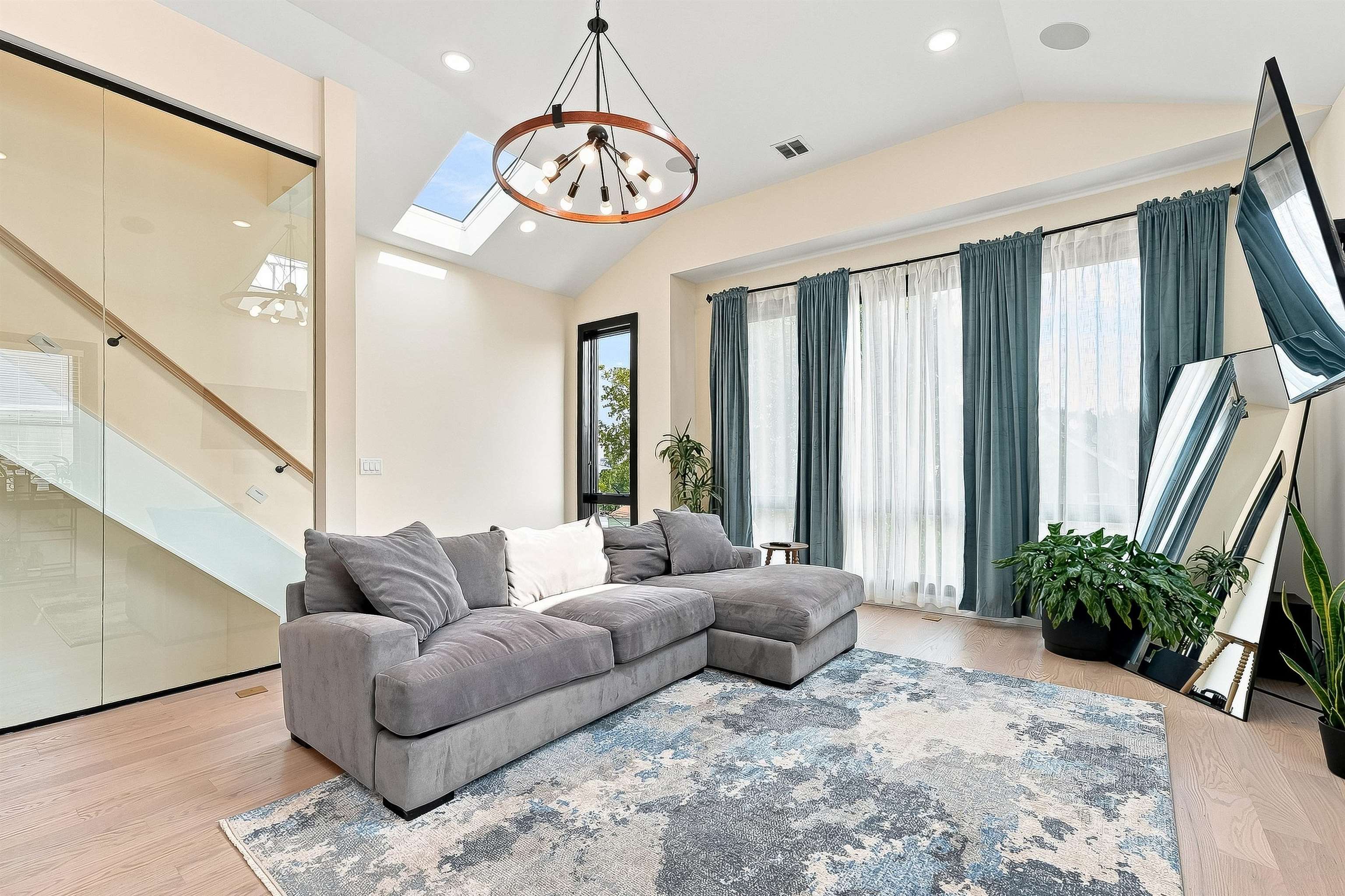 Residential in JC, Heights 5