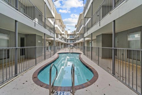 apt-215-4502 Gaston Ave, Dallas, TX, 75246-1070 | Card Image