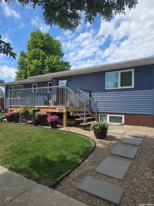 310 Main St, Neudorf, SK, S0A2T0 | Card Image