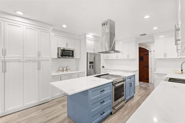 13505 Sw 83 Rd Ct, House other with 4 bedrooms, 4 bathrooms and null parking in Pinecrest FL | Image 19