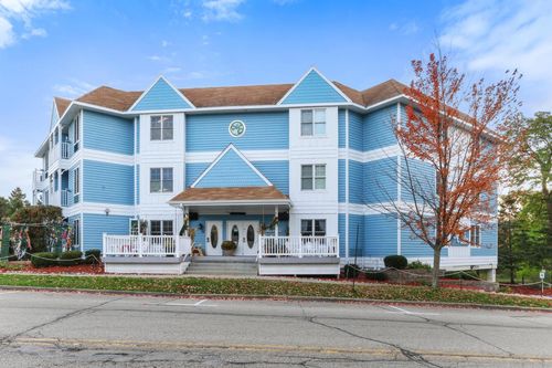 301-123 Center Street, Lake Geneva, WI, 53147 | Card Image