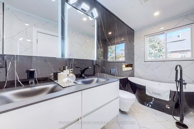 42 Coventry Crt, House other with 7 bedrooms, 5 bathrooms and 2 parking in Richmond Hill ON | Image 14