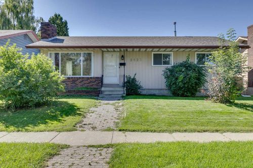 2823 Dover Ridge Dr Se, Calgary, AB, T2B2L2 | Card Image