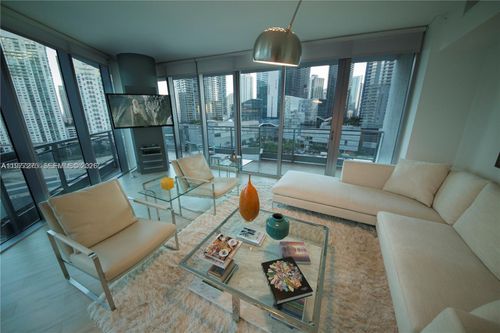 apt-1801-92 Sw 3rd St, Miami, FL, 33130-3081 | Card Image