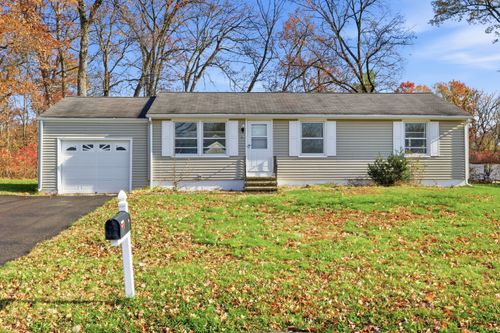 31 Farmstead Cir, Bloomfield, CT, 06002-2874 | Card Image