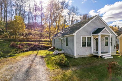 75 Pleasant St, Woodstock, VT, 05091-1128 | Card Image