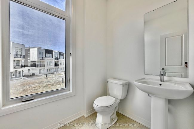 28 Alan Francis Lane, House attached with 3 bedrooms, 4 bathrooms and 1 parking in Markham ON | Image 17