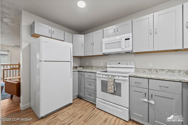 Kitchen | Image 11