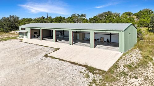 37 Royal Oaks Loop, Fredericksburg, TX, 78624-6637 | Card Image