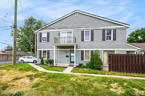 27701 Roy St, Saint Clair Shores, MI, 48081-1629 | Card Image