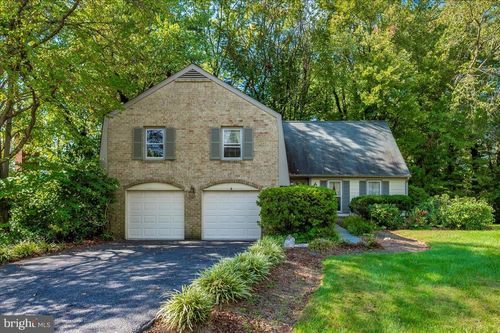 9801 Dellcastle Rd, GAITHERSBURG, MD, 20886-1327 | Card Image