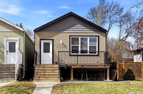 2542 Mcdonald Street, Regina, SK, S4N2Z5 | Card Image