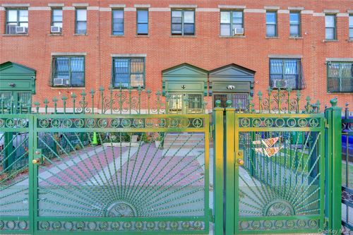 174 Sumpter St, Brooklyn, NY, 11233-2602 | Card Image