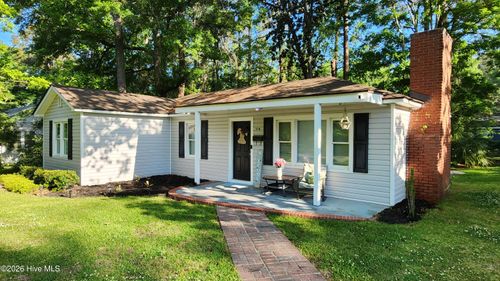 114 W Frink St, Whiteville, NC, 28472-2602 | Card Image