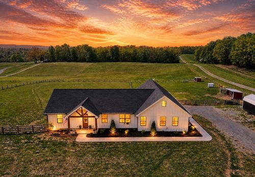 625 Robert Smith Rd, Mc Minnville, TN, 37110-6737 | Card Image